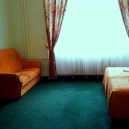 Ester Hotel