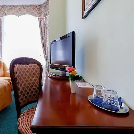 Ester Hotel 4*