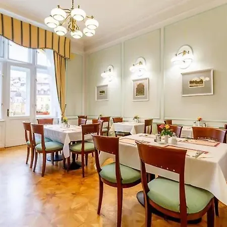 Ester Hotel 4*