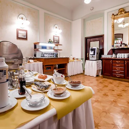 Ester Hotel